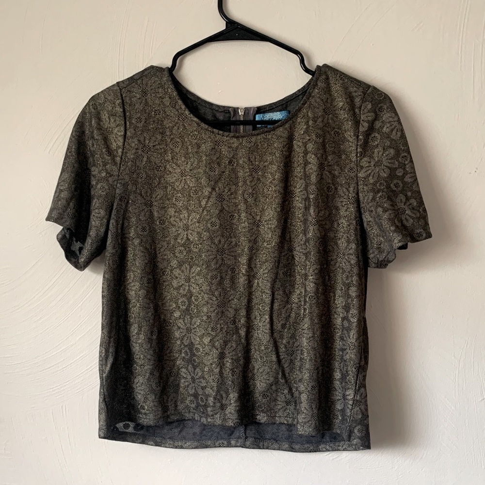 Crop top